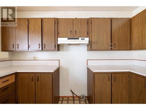 3220 Patterson Street, Armstrong, BC - Indoor Photo Showing Kitchen