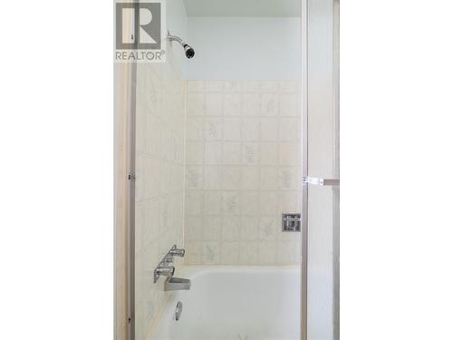 3220 Patterson Street, Armstrong, BC - Indoor Photo Showing Bathroom