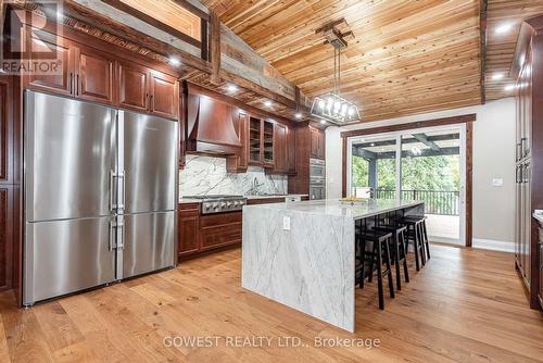 20 Tasker Street, St. Catharines, ON - Indoor Photo Showing Kitchen