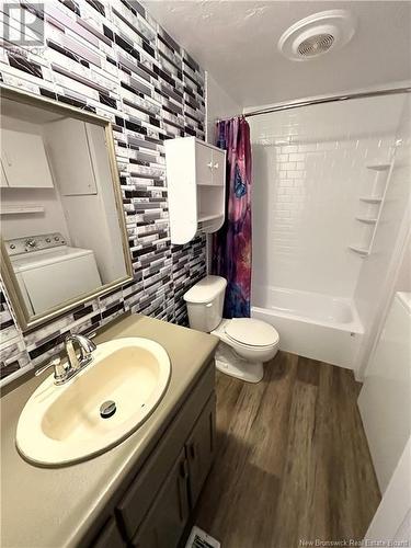 28 Laura Lane, Moncton, NB - Indoor Photo Showing Bathroom