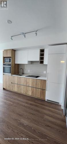 5008 - 319 Jarvis Street, Toronto, ON - Indoor Photo Showing Kitchen