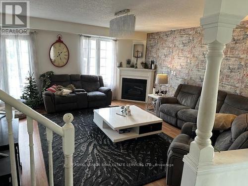 238 Briarmeadow Drive, Kitchener, ON - Indoor Photo Showing Living Room With Fireplace