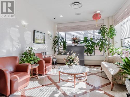 907 - 3088 Kennedy Road, Toronto, ON - Indoor Photo Showing Living Room