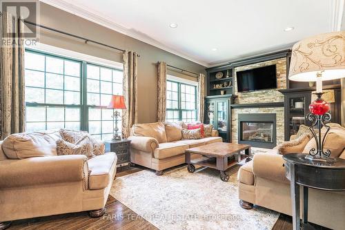 1826 Quantz Crescent, Innisfil, ON - Indoor Photo Showing Living Room With Fireplace