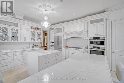 165 Grand Vallore Crescent, Vaughan, ON - Indoor Photo Showing Kitchen