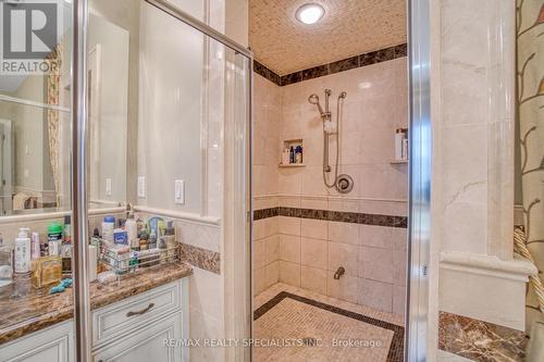 165 Grand Vallore Crescent, Vaughan, ON - Indoor Photo Showing Bathroom