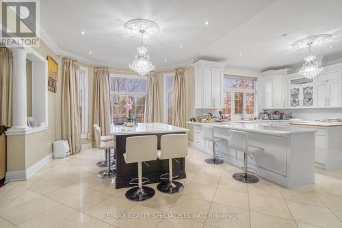 165 Grand Vallore Crescent, Vaughan, ON - Indoor Photo Showing Kitchen