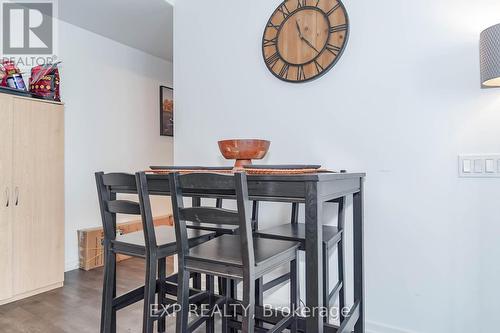 2915 - 1000 Portage Parkway, Vaughan, ON - Indoor Photo Showing Dining Room