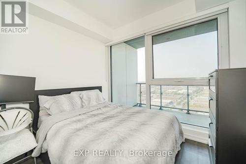 2915 - 1000 Portage Parkway, Vaughan, ON - Indoor Photo Showing Bedroom