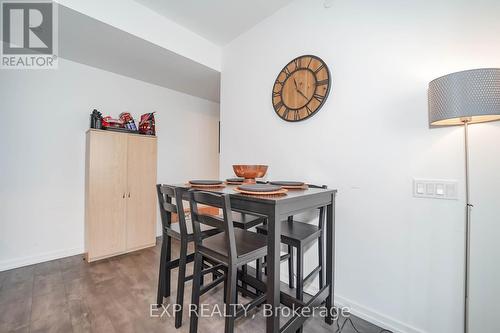 2915 - 1000 Portage Parkway, Vaughan, ON - Indoor Photo Showing Dining Room