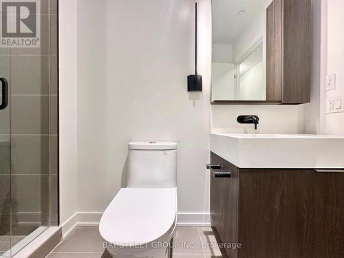 611 - 117 Broadway Avenue N, Toronto, ON - Indoor Photo Showing Bathroom