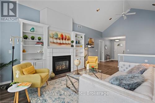 353 South Pelham Road, Welland (770 - West Welland), ON - Indoor Photo Showing Living Room With Fireplace