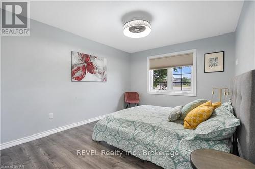 353 South Pelham Road, Welland (770 - West Welland), ON - Indoor Photo Showing Bedroom