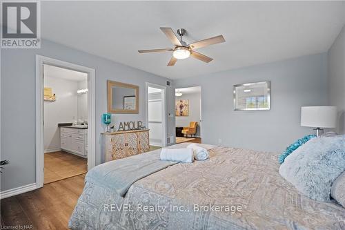 353 South Pelham Road, Welland (770 - West Welland), ON - Indoor Photo Showing Bedroom