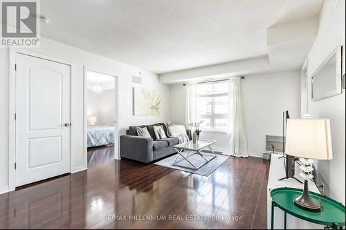 1422 - 8 Dayspring Circle, Brampton, ON - Indoor Photo Showing Living Room