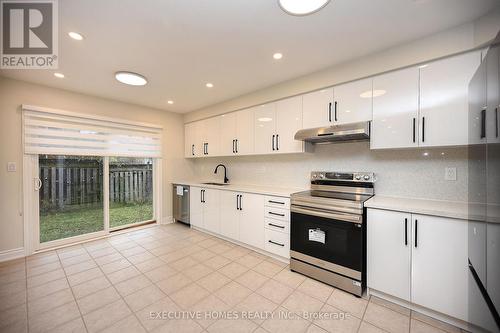 753 Edwards Avenue, Milton, ON - Indoor Photo Showing Kitchen