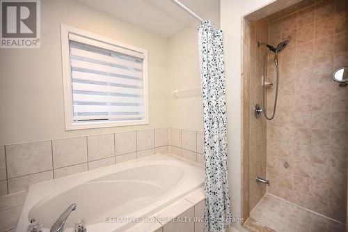 753 Edwards Avenue, Milton, ON - Indoor Photo Showing Bathroom