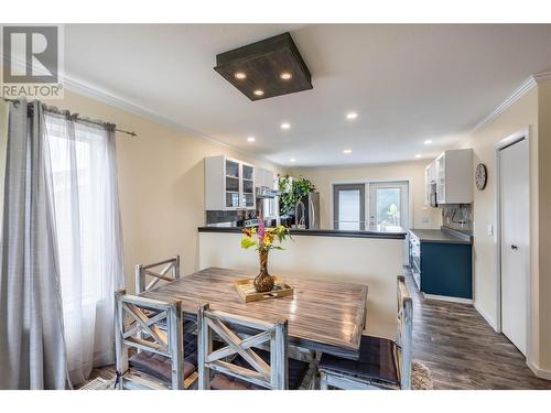 1415 Nelson Place, Kelowna, BC - Indoor Photo Showing Dining Room