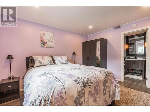 1415 Nelson Place, Kelowna, BC - Indoor Photo Showing Bedroom