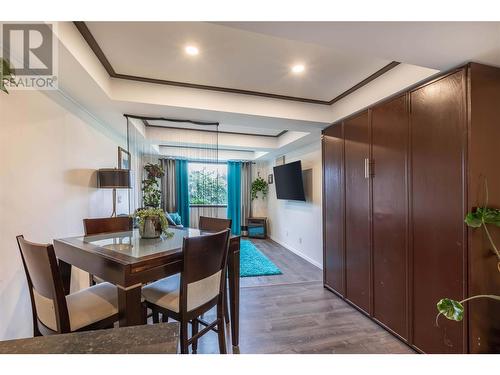 1415 Nelson Place, Kelowna, BC - Indoor Photo Showing Dining Room