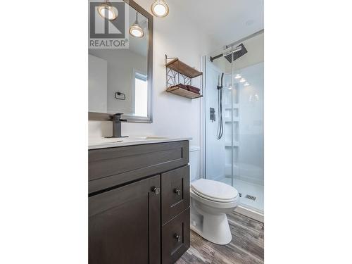 1415 Nelson Place, Kelowna, BC - Indoor Photo Showing Bathroom