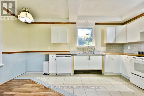 2415 Ronald Road, Springwater, ON - Indoor Photo Showing Kitchen