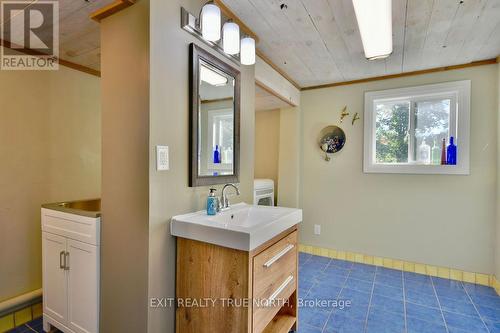 2415 Ronald Road, Springwater, ON - Indoor Photo Showing Other Room