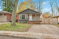 77 BLACKWOOD Crescent  Hamilton, ON L8S 3H6