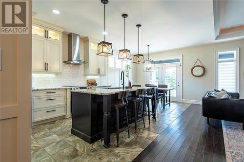 6842 Creekside Drive, Plympton-Wyoming, ON - Indoor Photo Showing Kitchen With Upgraded Kitchen