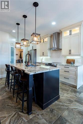 6842 Creekside Drive, Plympton-Wyoming, ON - Indoor Photo Showing Kitchen With Upgraded Kitchen