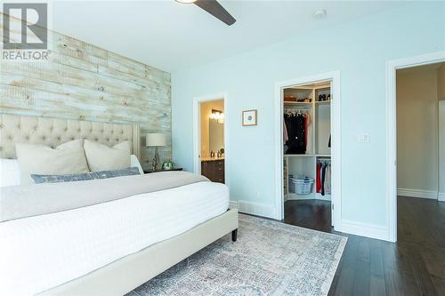 6842 Creekside Drive, Plympton-Wyoming, ON - Indoor Photo Showing Bedroom