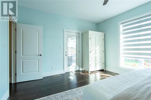 6842 Creekside Drive, Plympton-Wyoming, ON - Indoor Photo Showing Bedroom