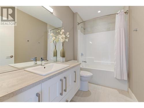 1690 Travertine Drive, Lake Country, BC - Indoor Photo Showing Bathroom