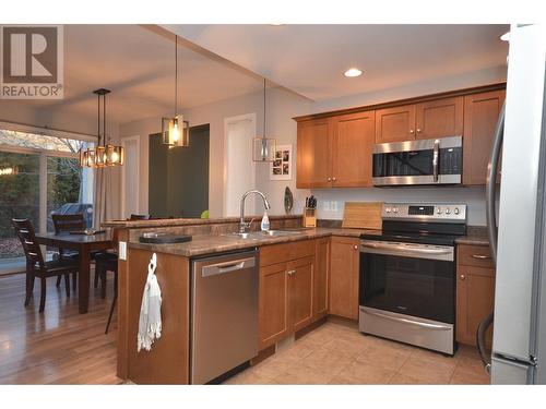 100 Palmer Road Unit# 22, Vernon, BC - Indoor Photo Showing Kitchen