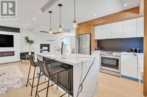 Main - 70 Lundy'S Lane, Newmarket, ON - Indoor Photo Showing Kitchen