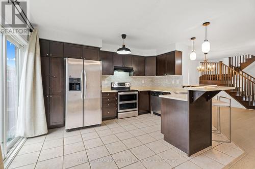 961 Mctrach Crescent, Milton, ON - Indoor Photo Showing Kitchen With Upgraded Kitchen