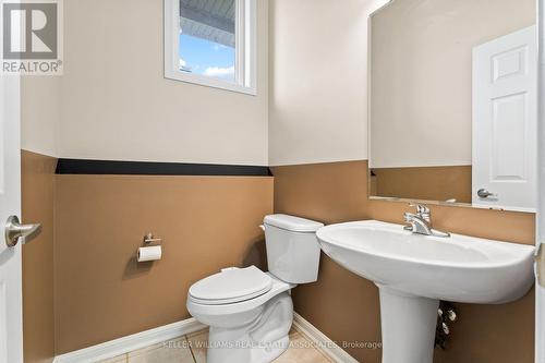 961 Mctrach Crescent, Milton, ON - Indoor Photo Showing Bathroom