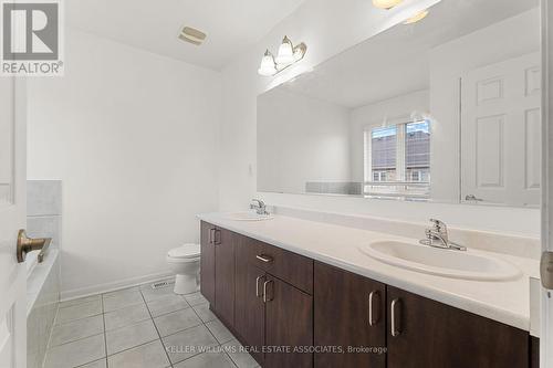 961 Mctrach Crescent, Milton, ON - Indoor Photo Showing Bathroom