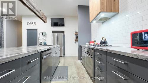 8539 Vance Drive, Lambton Shores (Forest), ON - Indoor Photo Showing Kitchen With Upgraded Kitchen