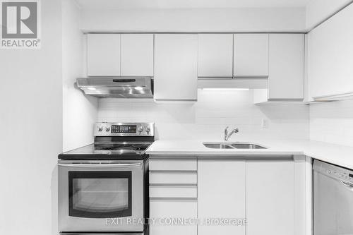 59 - 2 Royalwood Court, Hamilton, ON - Indoor Photo Showing Kitchen With Double Sink