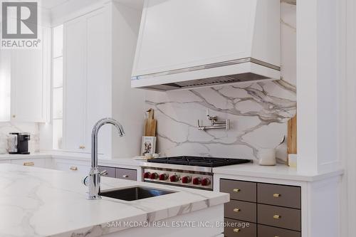 243 Prince George Crescent, Oakville, ON - Indoor Photo Showing Kitchen