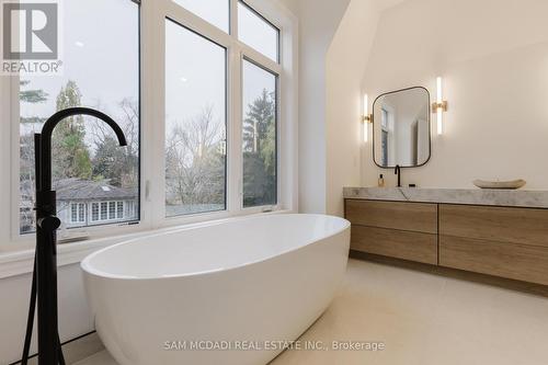 243 Prince George Crescent, Oakville, ON - Indoor Photo Showing Bathroom