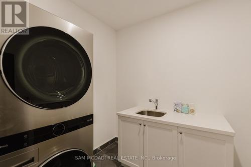 243 Prince George Crescent, Oakville, ON - Indoor Photo Showing Laundry Room