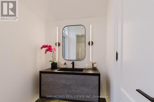 243 Prince George Crescent, Oakville, ON - Indoor Photo Showing Bathroom