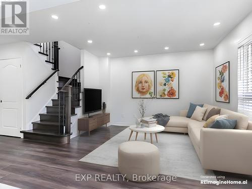 6 Silver Egret Road, Brampton, ON - Indoor Photo Showing Living Room