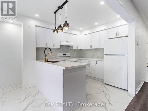 6 Silver Egret Road, Brampton, ON - Indoor Photo Showing Kitchen