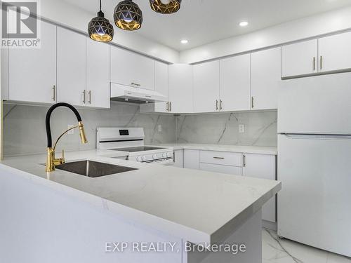 6 Silver Egret Road, Brampton, ON - Indoor Photo Showing Kitchen