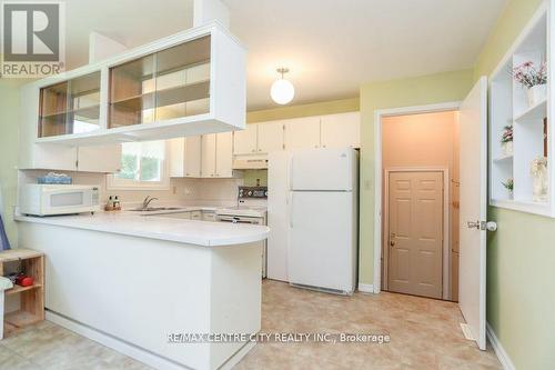 82 Fairview Avenue, St. Thomas, ON - Indoor Photo Showing Kitchen