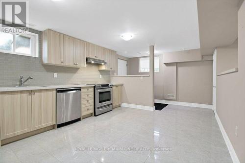 Bsmt - 31 Corby Crescent, Brampton, ON - Indoor Photo Showing Kitchen