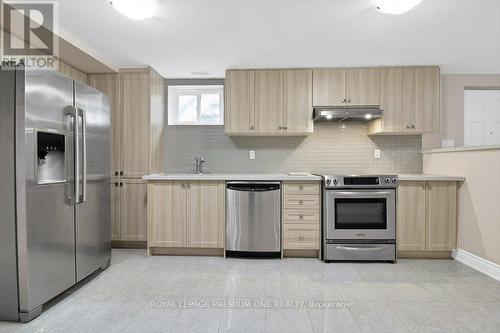 Bsmt - 31 Corby Crescent, Brampton, ON - Indoor Photo Showing Kitchen